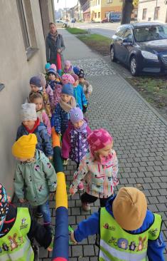 Listopad, listopad, lísteček mi na dlaň spad