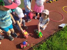 Tú, tú, tú auto už je tu ...