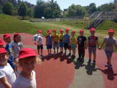 Hry na školní zahradě